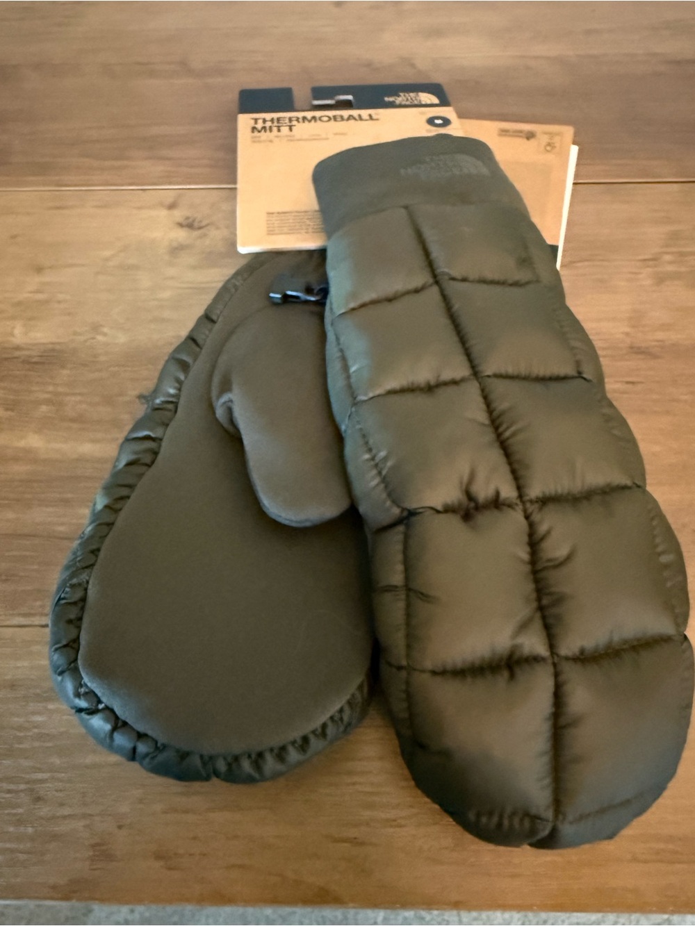 The North Face Men’s Olive Green Thermoball Insulated Mittens NWT (M) - Picture 2 of 4